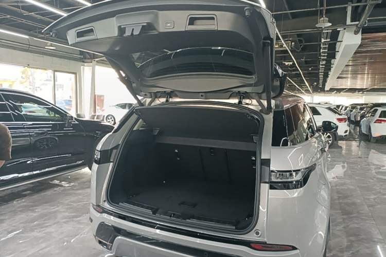 Used Land Rover Range Evoque 2023 Aurora L 249 PS Collins Antique Bronze Special Edition Trunk