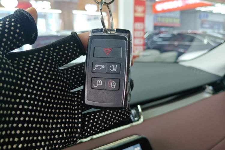 Used Land Rover Range Evoque 2023 Aurora L 249 PS Luxury Edition Vehicle Key