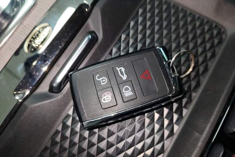 Used Land Rover Range Evoque 2023 Aurora L 249 PS Luxury Edition Vehicle Key