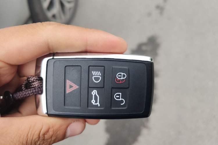 Used Land Rover Range Evoque 2023 Aurora L 249 PS Luxury Edition Vehicle Key