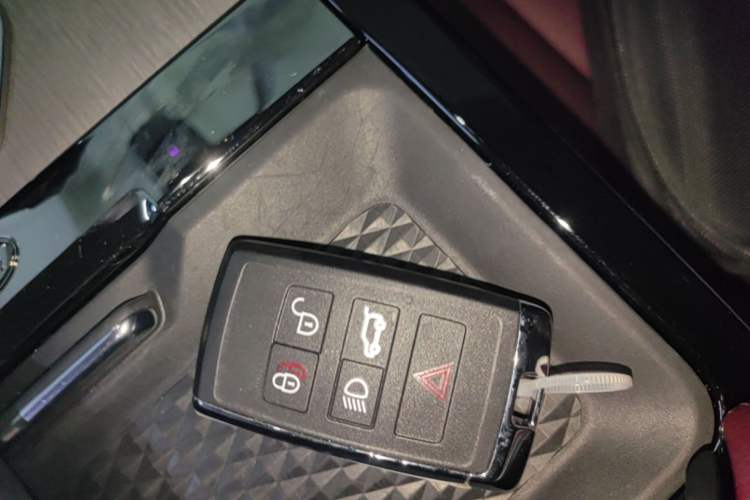Used Land Rover Range Evoque 2023 Aurora L 249 PS Luxury Edition Vehicle Key