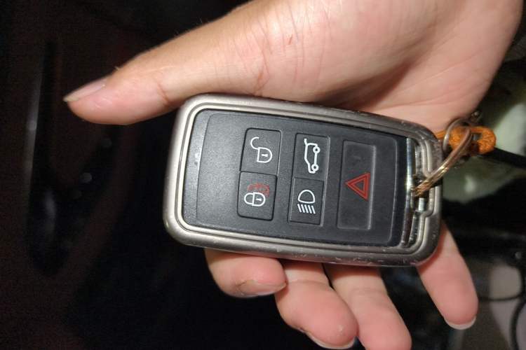 Used Land Rover Range Evoque 2023 Aurora L 249 PS Luxury Edition Vehicle Key