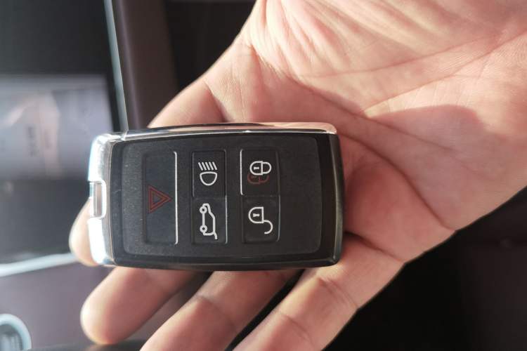 Used Land Rover Range Evoque 2023 Aurora L 249 PS Luxury Edition Vehicle Key