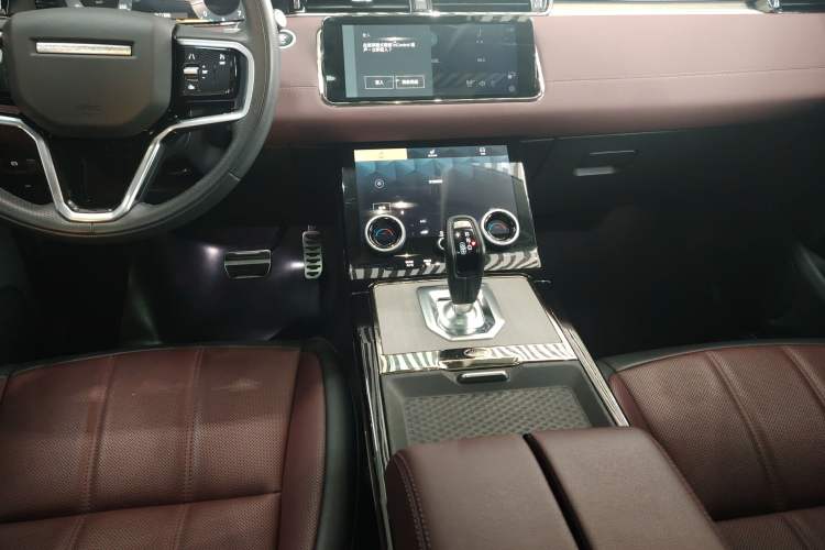 Used Land Rover Range Evoque 2023 Aurora L 249 PS Luxury Edition Audio And AC Panel