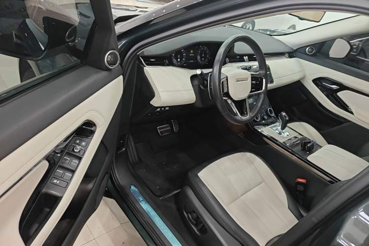 Used Land Rover Range Evoque 2023 Aurora L 249 PS Luxury Edition Driver Seat
