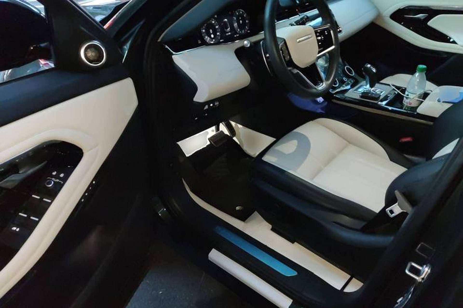 Used Land Rover Range Evoque 2023 Aurora L 249 PS Luxury Edition Driver Seat