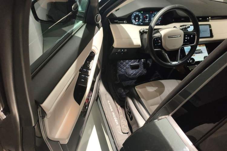 Used Land Rover Range Evoque 2023 Aurora L 249 PS Luxury Edition Driver Seat