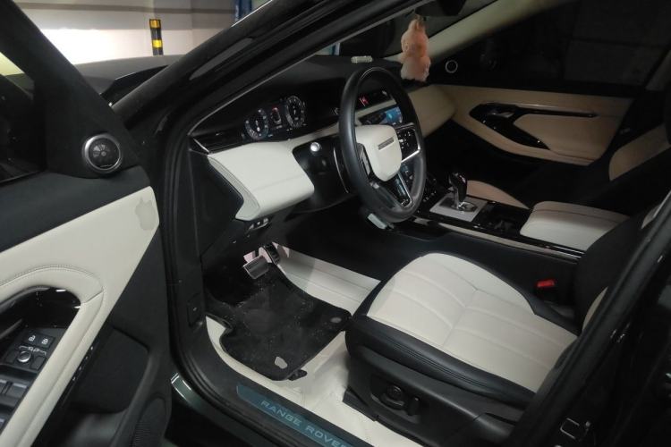 Used Land Rover Range Evoque 2023 Aurora L 249 PS Luxury Edition Driver Seat
