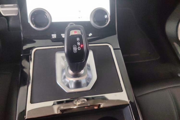 Used Land Rover Range Evoque 2023 Aurora L 249 PS Collins Antique Bronze Special Edition Gear Lever