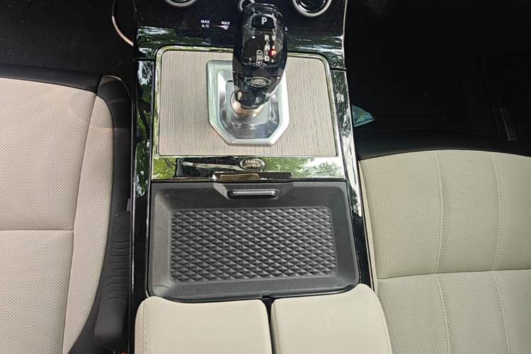 Used Land Rover Range Evoque 2023 Aurora L 249 PS Luxury Edition Gear Lever
