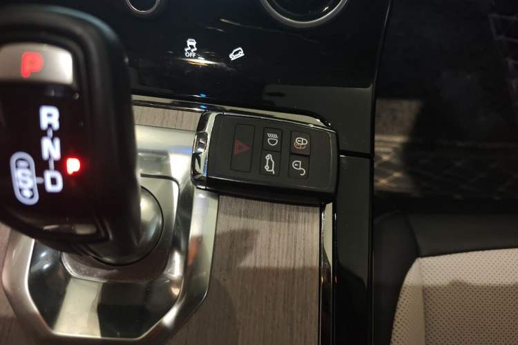 Used Land Rover Range Evoque 2023 Aurora L 249 PS Luxury Edition Interior 1