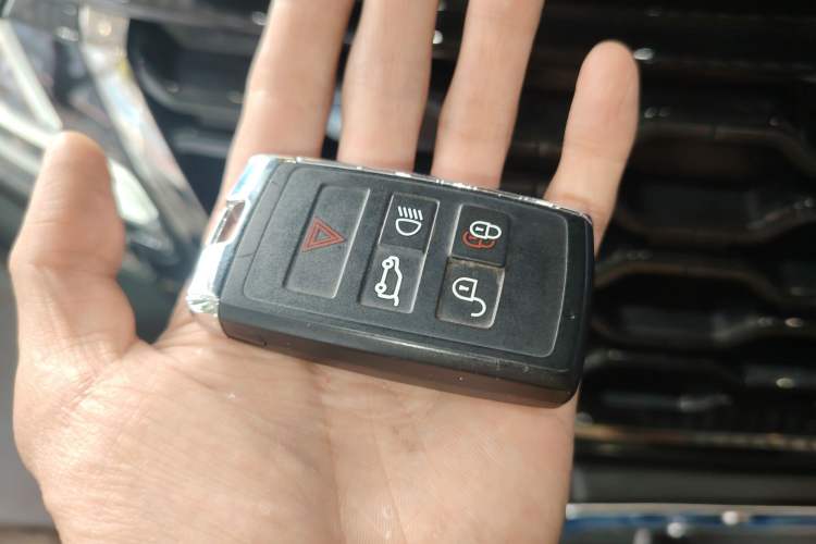 Used Land Rover Range Evoque 2023 Aurora L 249 PS Luxury Edition Interior 1