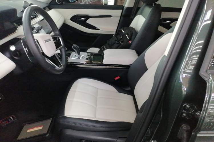 Used Land Rover Range Evoque 2023 Aurora L 249 PS Luxury Edition Left Front Seat