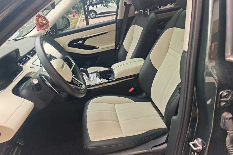 Used Land Rover Range Evoque 2023 Aurora L 249 PS Luxury Edition Left Front Seat