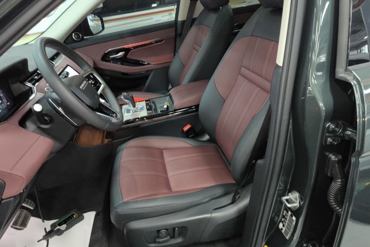 Used Land Rover Range Evoque 2023 Aurora L 249 PS Luxury Edition Left Front Seat