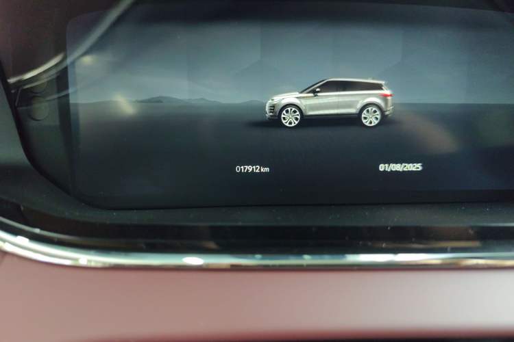 Used Land Rover Range Evoque 2023 Aurora L 249 PS Luxury Edition Odometer Close Up
