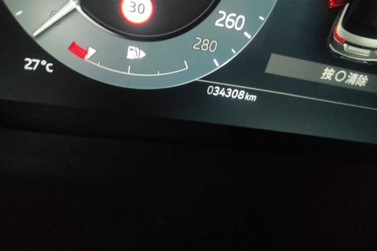 Used Land Rover Range Evoque 2023 Aurora L 249 PS Luxury Edition Odometer Close Up