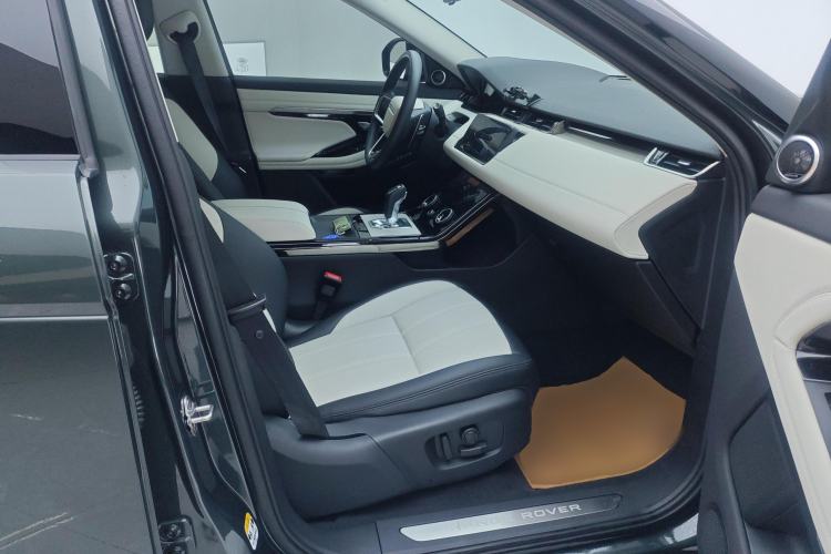 Used Land Rover Range Evoque 2023 Aurora L 249 PS Luxury Edition Right Front Seat