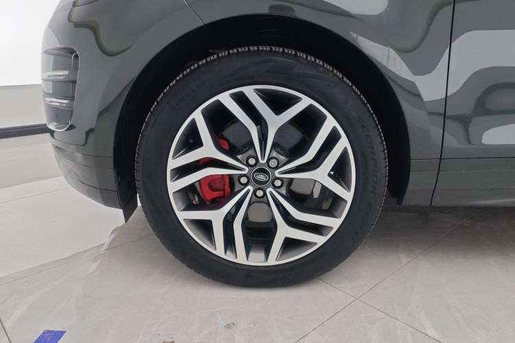Used Land Rover Range Evoque 2023 Aurora L 249 PS Luxury Edition Right Front Wheel Hub