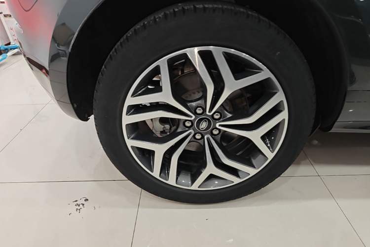 Used Land Rover Range Evoque 2023 Aurora L 249 PS Luxury Edition Right Rear Wheel Hub