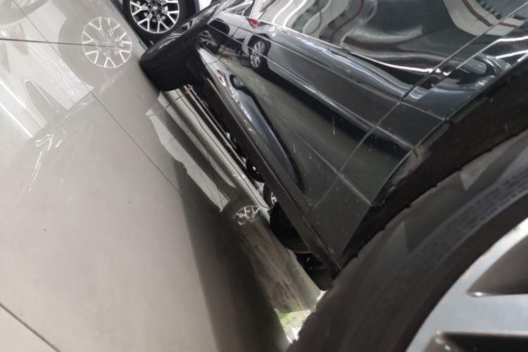 Used Land Rover Range Evoque 2023 Aurora L 249 PS Luxury Edition Right Side Sill
