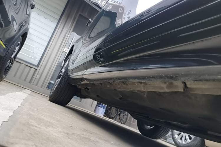 Used Land Rover Range Evoque 2023 Aurora L 249 PS Luxury Edition Right Side Sill