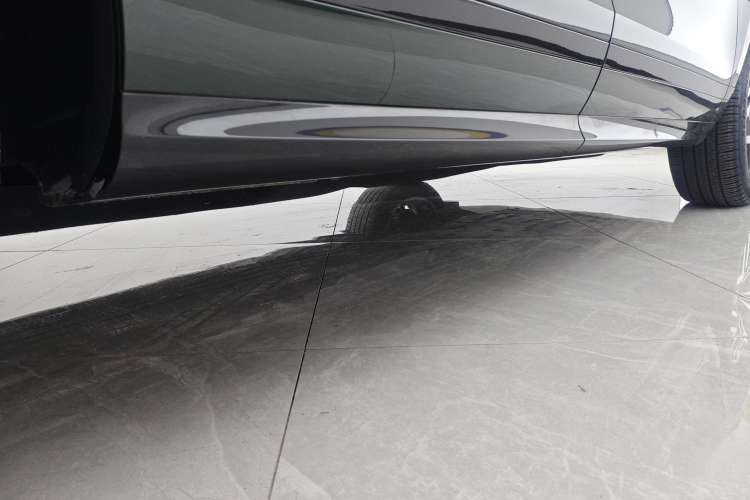 Used Land Rover Range Evoque 2023 Aurora L 249 PS Luxury Edition Right Side Sill