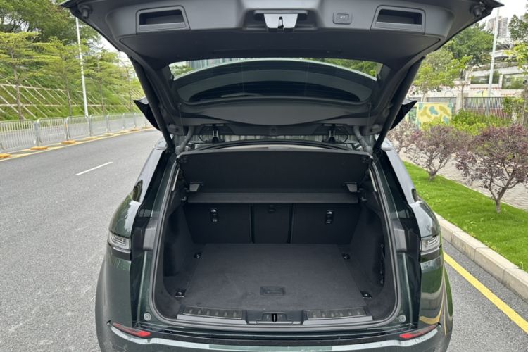 Used Land Rover Range Evoque 2023 Aurora L 249 PS Luxury Edition Trunk