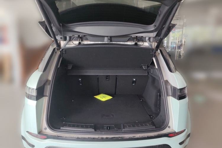 Used Land Rover Range Evoque 2023 Aurora L 249 PS Collins Antique Bronze Special Edition Trunk