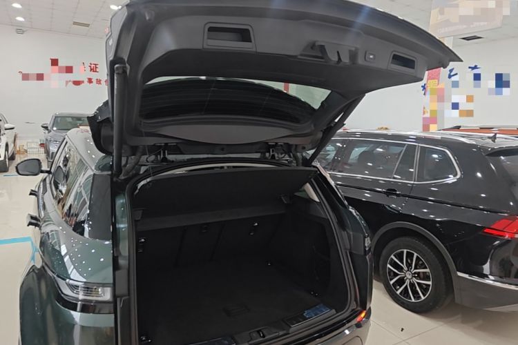 Used Land Rover Range Evoque 2023 Aurora L 249 PS Luxury Edition Trunk