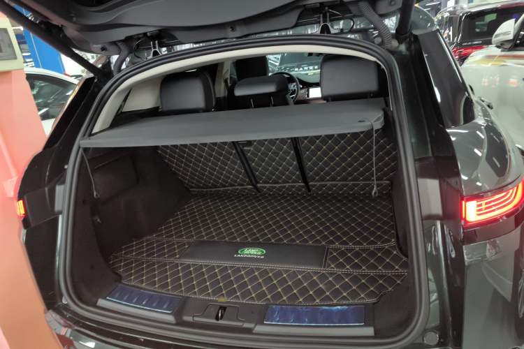 Used Land Rover Range Evoque 2023 Aurora L 249 PS Luxury Edition Trunk