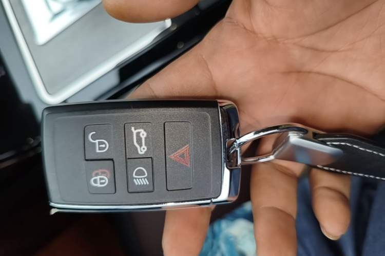 Used Land Rover Range Evoque 2023 Aurora L 249 PS Luxury Edition Vehicle Key