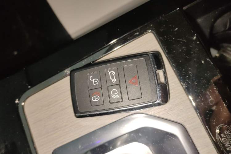 Used Land Rover Range Evoque 2023 Aurora L 249 PS Luxury Edition Vehicle Key