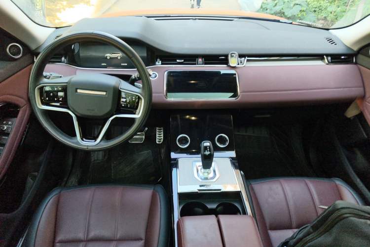 Used Land Rover Range Evoque 2023 Aurora L 249 PS Luxury Edition Center Console