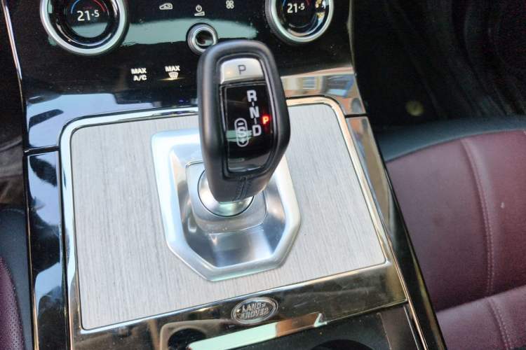 Used Land Rover Range Evoque 2023 Aurora L 249 PS Luxury Edition Gear Lever