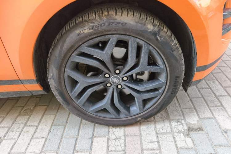 Used Land Rover Range Evoque 2023 Aurora L 249 PS Luxury Edition Right Front Wheel Hub