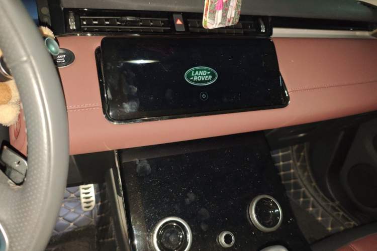 Used Land Rover Range Evoque 2023 Aurora L 249 PS Luxury Edition Audio And AC Panel