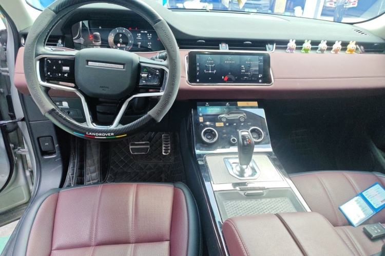 Used Land Rover Range Evoque 2023 Aurora L 249 PS Luxury Edition Center Console