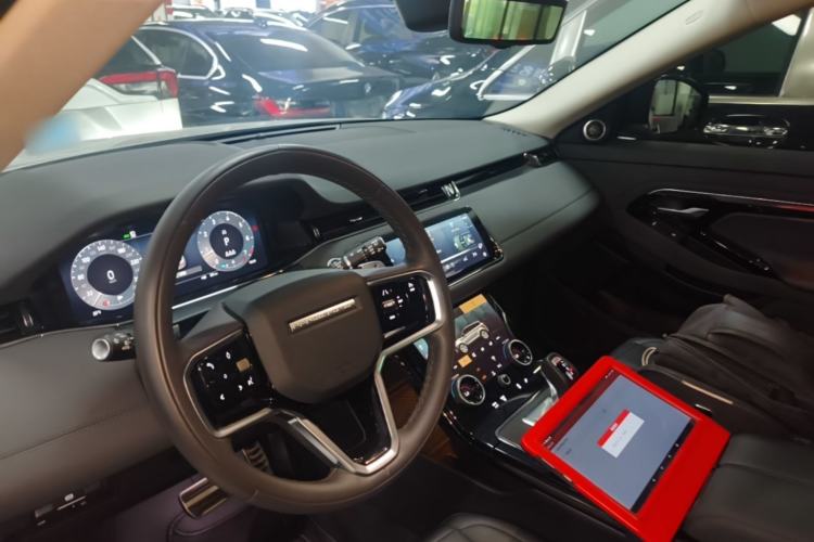 Used Land Rover Range Evoque 2023 Aurora L 249 PS Collins Antique Bronze Special Edition Center Console