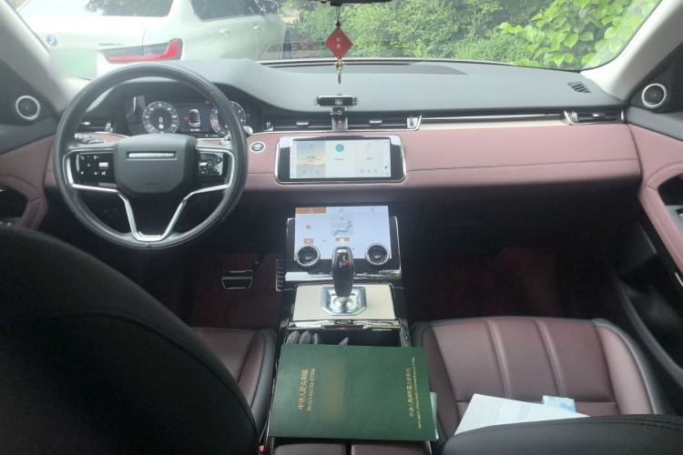 Used Land Rover Range Evoque 2023 Aurora L 249 PS Luxury Edition Center Console