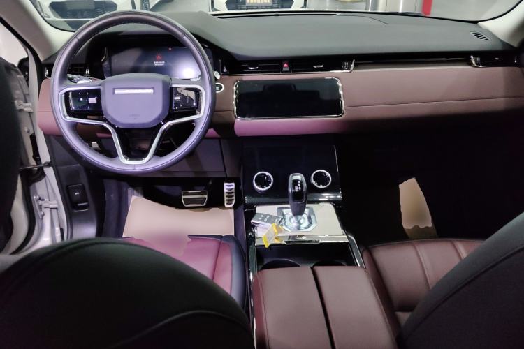 Used Land Rover Range Evoque 2023 Aurora L 249 PS Luxury Edition Center Console