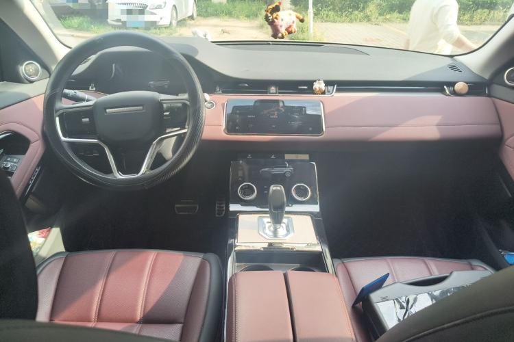 Used Land Rover Range Evoque 2023 Aurora L 249 PS Luxury Edition Center Console