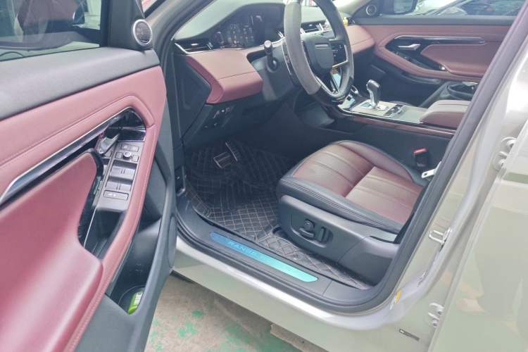 Used Land Rover Range Evoque 2023 Aurora L 249 PS Luxury Edition Driver Seat