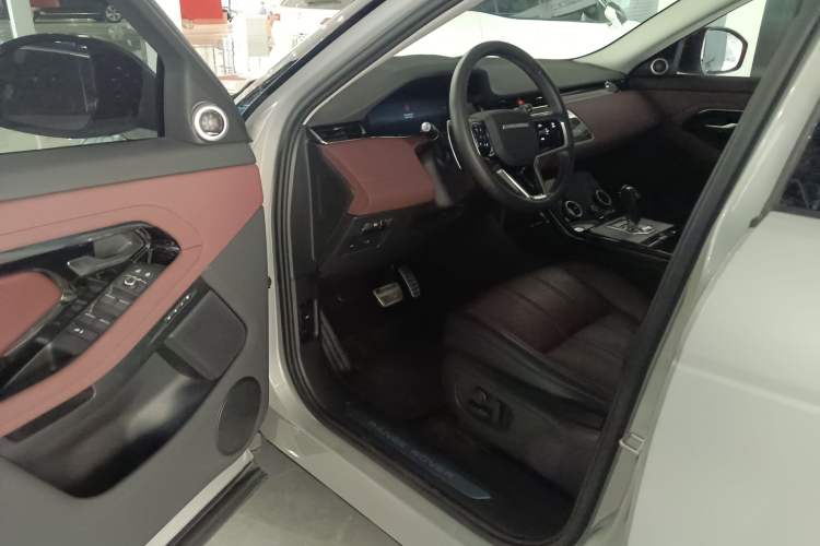 Used Land Rover Range Evoque 2023 Aurora L 249 PS Luxury Edition Driver Seat