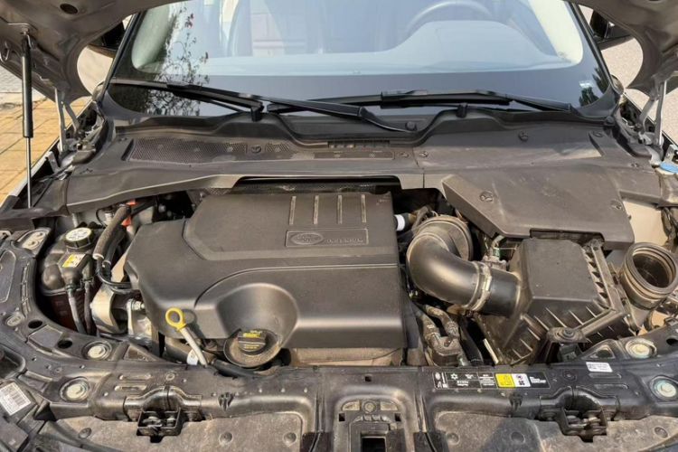 Used Land Rover Range Evoque 2023 Aurora L 249 PS Luxury Edition Engine Bay