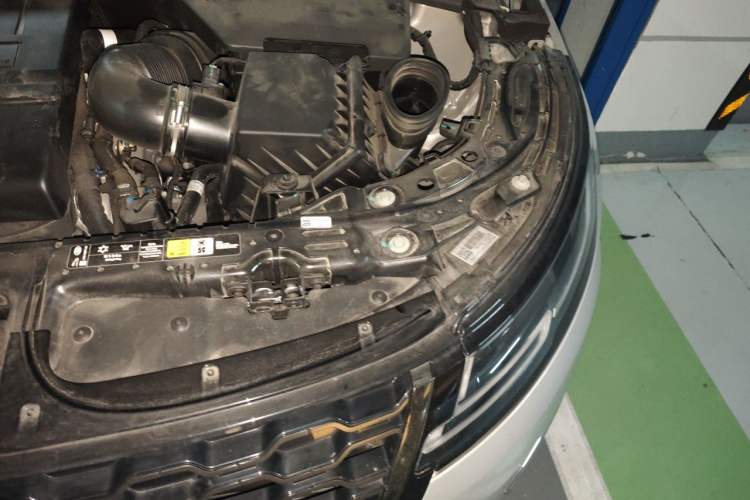 Used Land Rover Range Evoque 2023 Aurora L 249 PS Luxury Edition Engine Bay Left