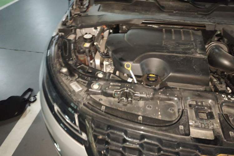 Used Land Rover Range Evoque 2023 Aurora L 249 PS Luxury Edition Engine Bay Right