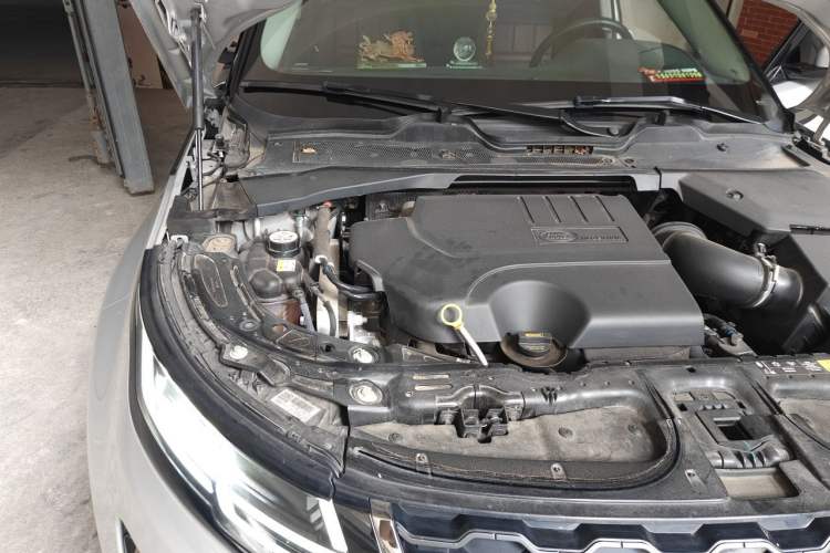 Used Land Rover Range Evoque 2023 Aurora L 249 PS Luxury Edition Engine Bay Right