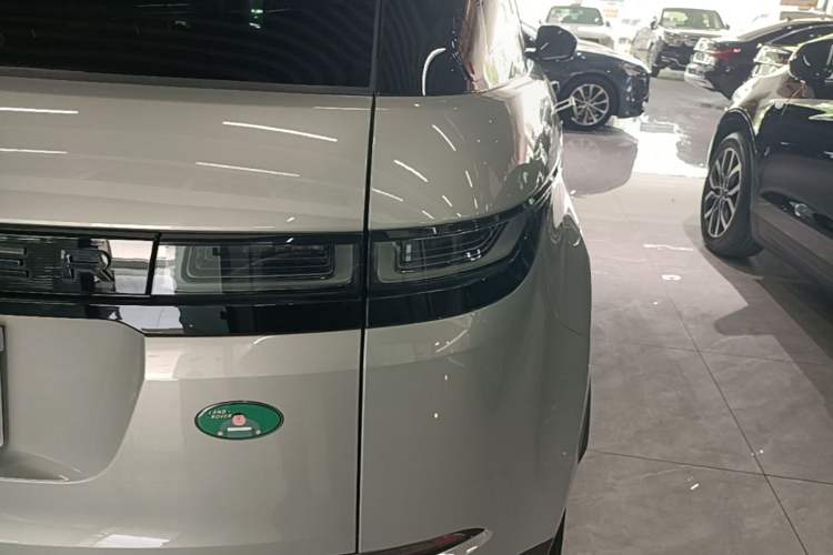 Used Land Rover Range Evoque 2023 Aurora L 249 PS Luxury Edition Exterior 3
