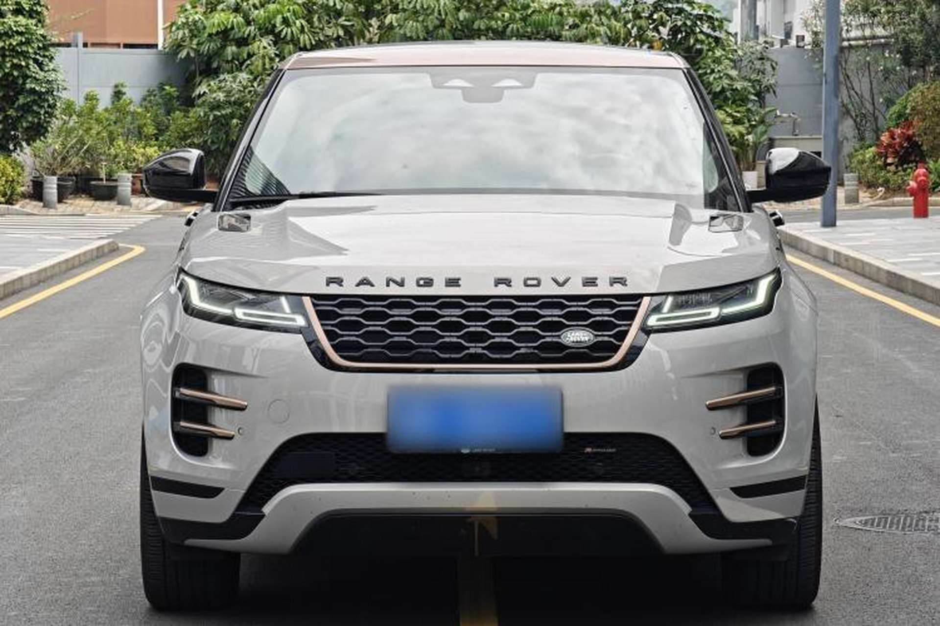Used Land Rover Range Evoque 2023 Aurora L 249 PS Collins Antique Bronze Special Edition Exterior 4